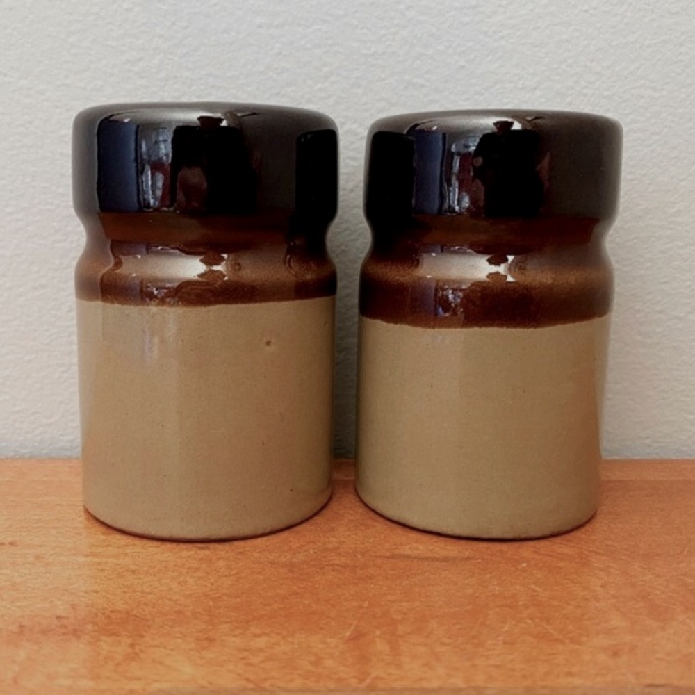 Vintage Pair Of Pearsons Of Chesterfield Stoneware Salt & Pepper Shakers Pots